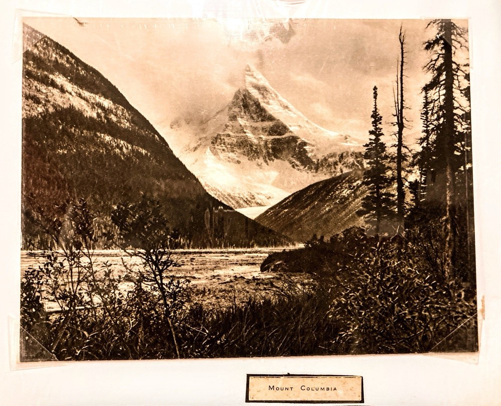 9.5 x 7.5 Mount Columbia Black and White Photography Print On Wood Board