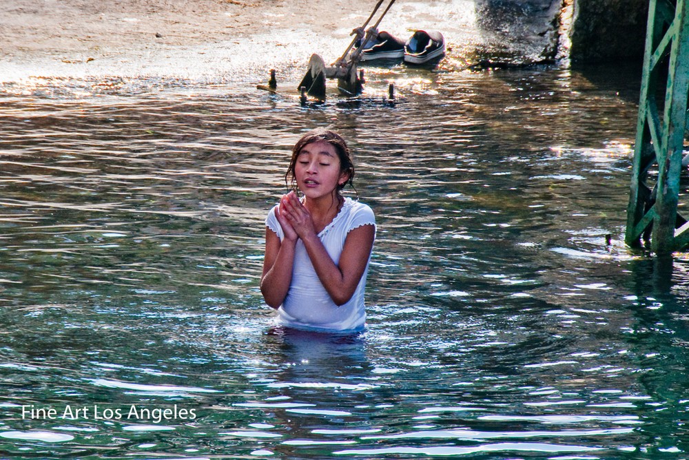 Neil Reichline Photo, “Girl in the Lake” Quatemala