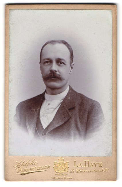 Photograph Adolphe Zimmermans, La Haye, DeRiemerstraat 21, middle-class man