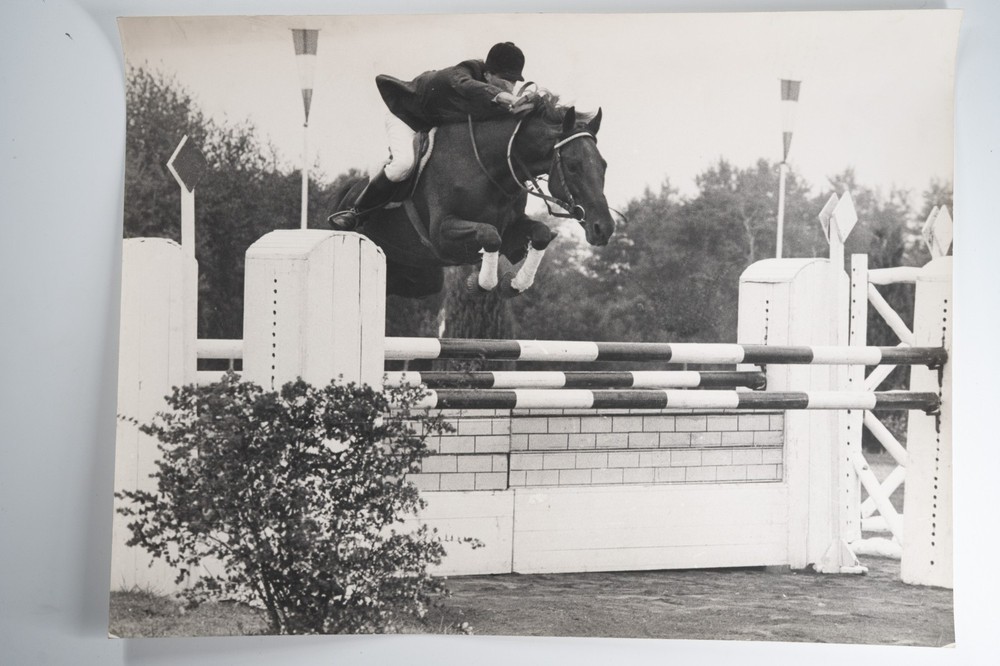 Film Photo France Equestrian Horse Show Jumping 1970 30X40CM