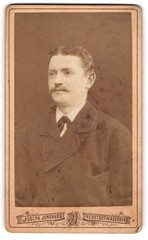 Photograph Adolph Junghans, Neustadt-Magdeburg, Breitweg 21, pretty young M