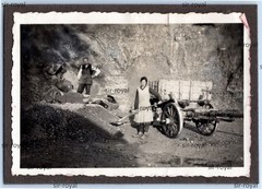 Woman with Shovel in a Pit – 1930s – Photo 9x7cm