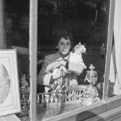 Photo on film paper Parisian woman PARIS cat 1960 size 30x30cm