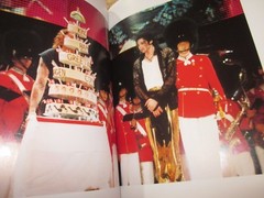 Michael Jackson　PHOTO Book KING OF POP Japan version 2005 with Certification