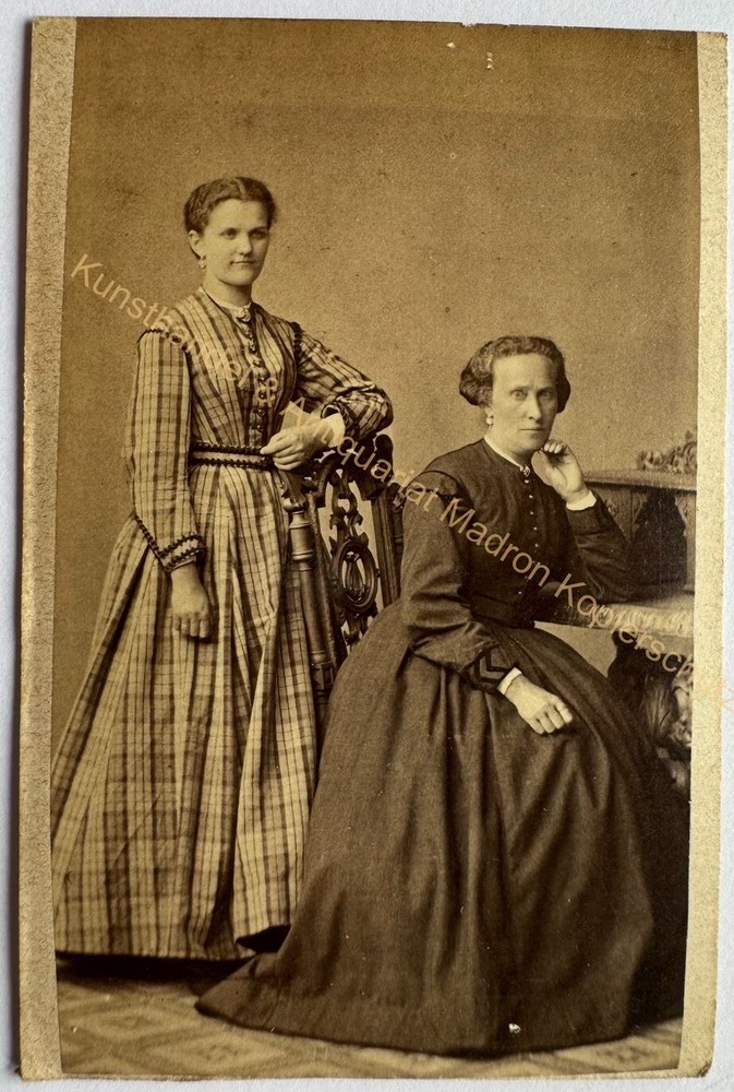 orig. CDV photo photography fashion people around 1860 Römler Chemnitz women