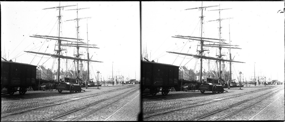 STEREO GLASS NEGATIVE, port of NIZZA (?), old ships, curch, rare, vintage fine a