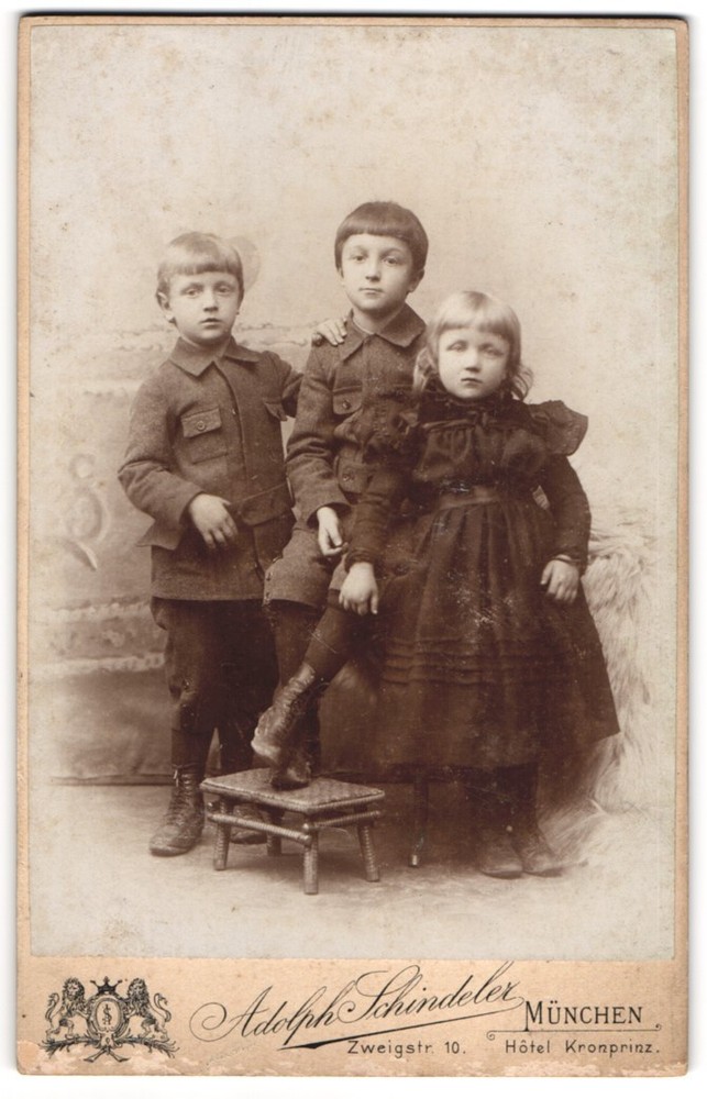 Photography Adolph Schindeler, Munich, Zweigstr. 10, three young siblings