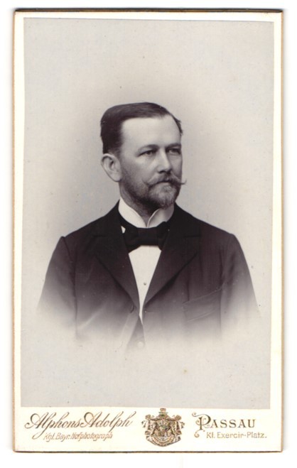 Photograph Alphons Adolph, Passau, class parade seat, elegant gentleman with full b