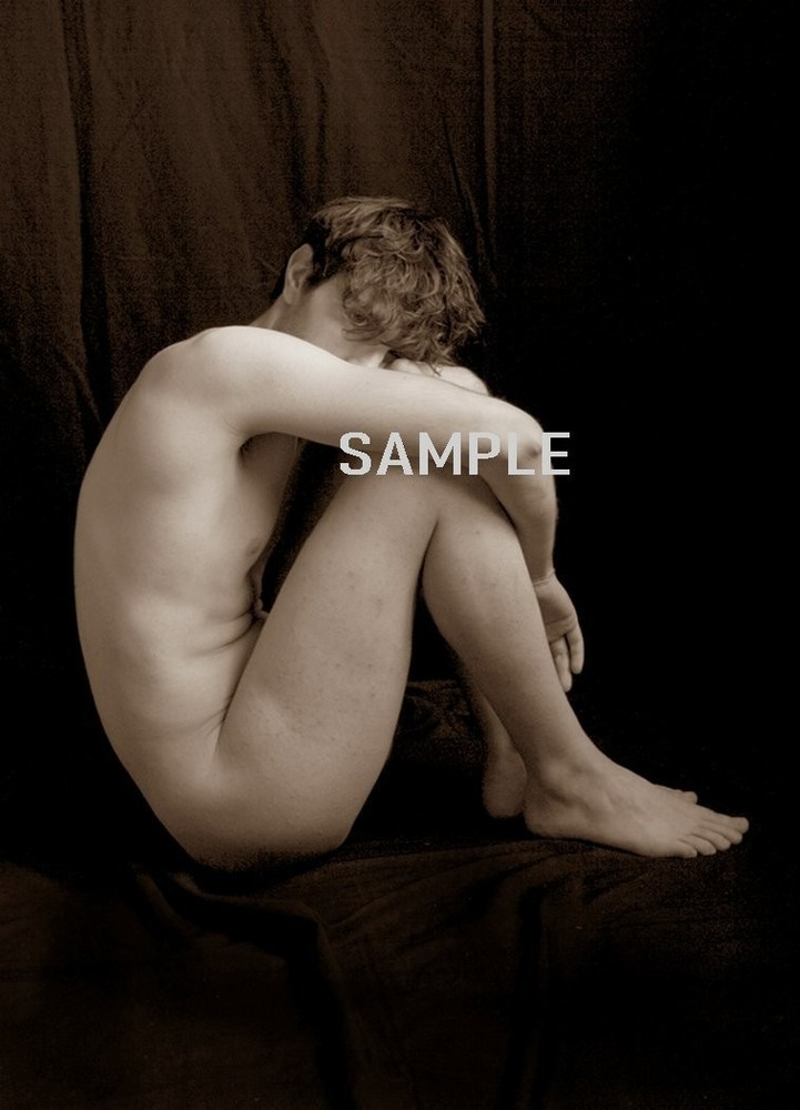 YOUNG SITTING MALE Gay Interest Borderless 5×7 Photo