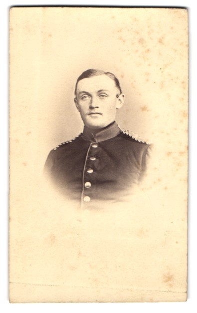 Photograph A. H. Heckmann, Osnabrück, annual volunteer soldier Aug. Brockm