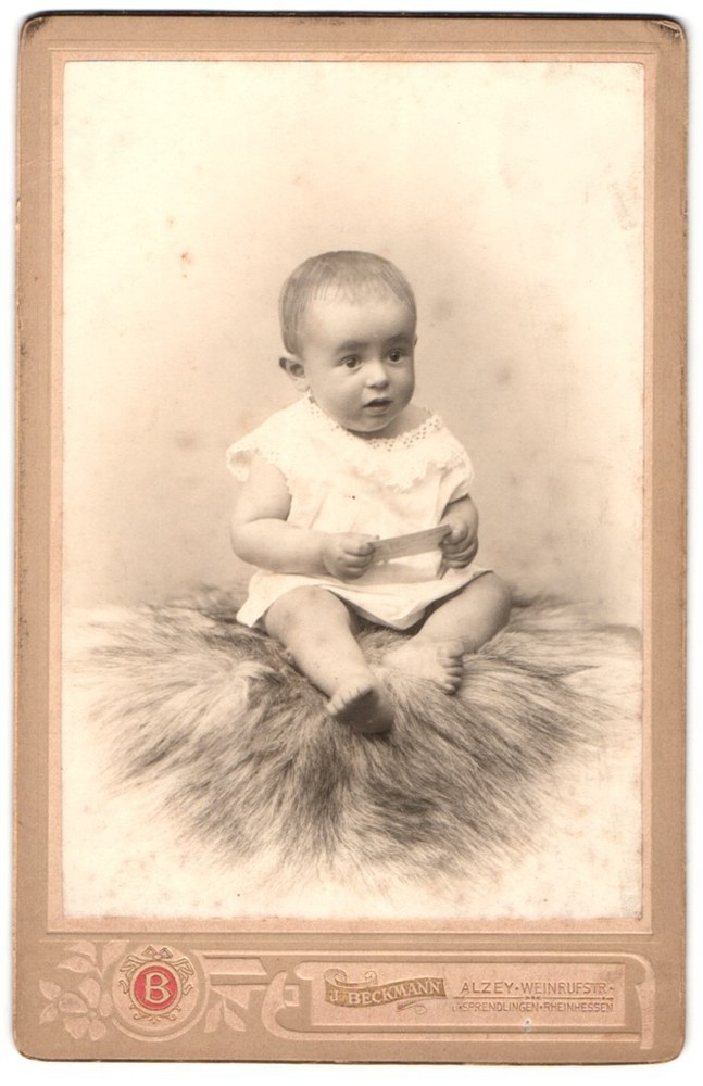 Photography by J. Beckmann, Alzey, Weinrufstr., portrait of a toddler