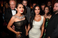 Salma Hayek and Kim Kardashian Photo Size 20×30 cm Glossy #489