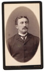 Photograph G. Hötzel, Aalen, at the Catholic Church, portrait of a man