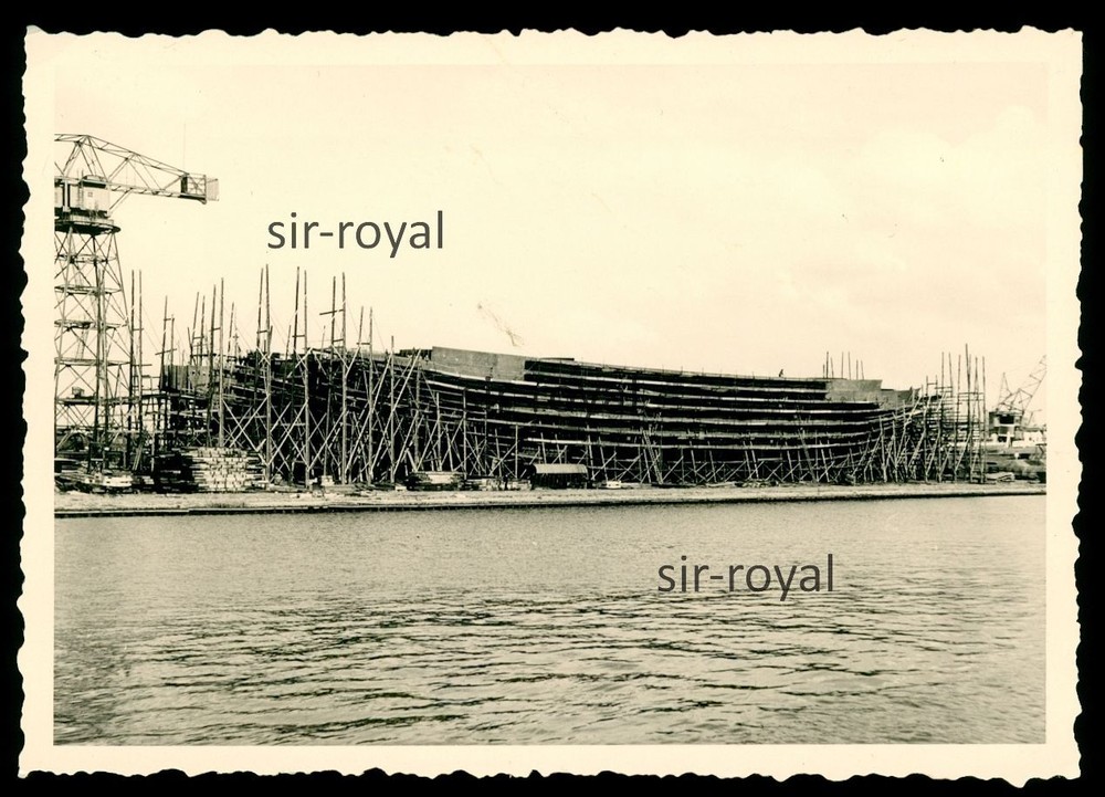Ship under construction at shipyard – photo 10x7cm