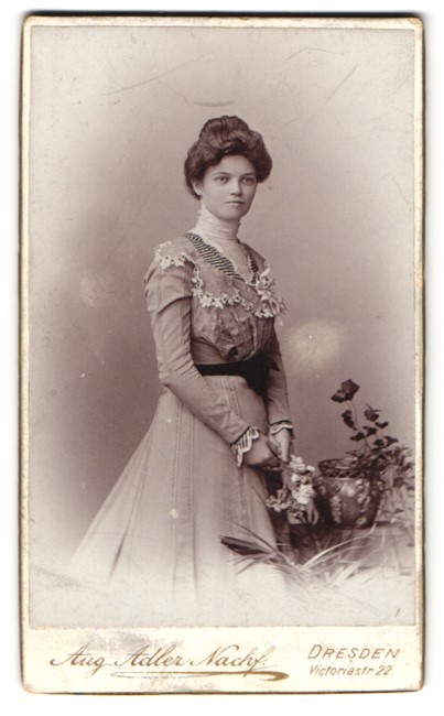 Photograph Aug Adler Nachf., Dresden, Vicotriastr. 22, young lady with high rack