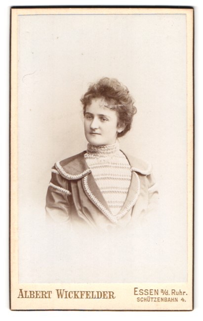 Photograph Albert Wickfelder, Essen a. d. Ruhr, shooting range 4, portrait lady i