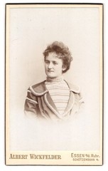 Photograph Albert Wickfelder, Essen a. d. Ruhr, shooting range 4, portrait lady i
