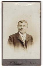 Photograph P.W. Schneider, Aalen, Bahnhofstr. 37, Portrait of a Man in Suit