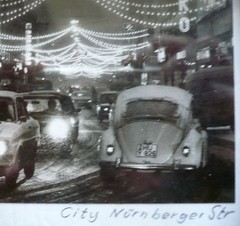 1970s 70s GERMAN MINIATURE PAIR PHOTOGRAPHS BLACK AND WHITE CITYSCAPE SNOW SCENE