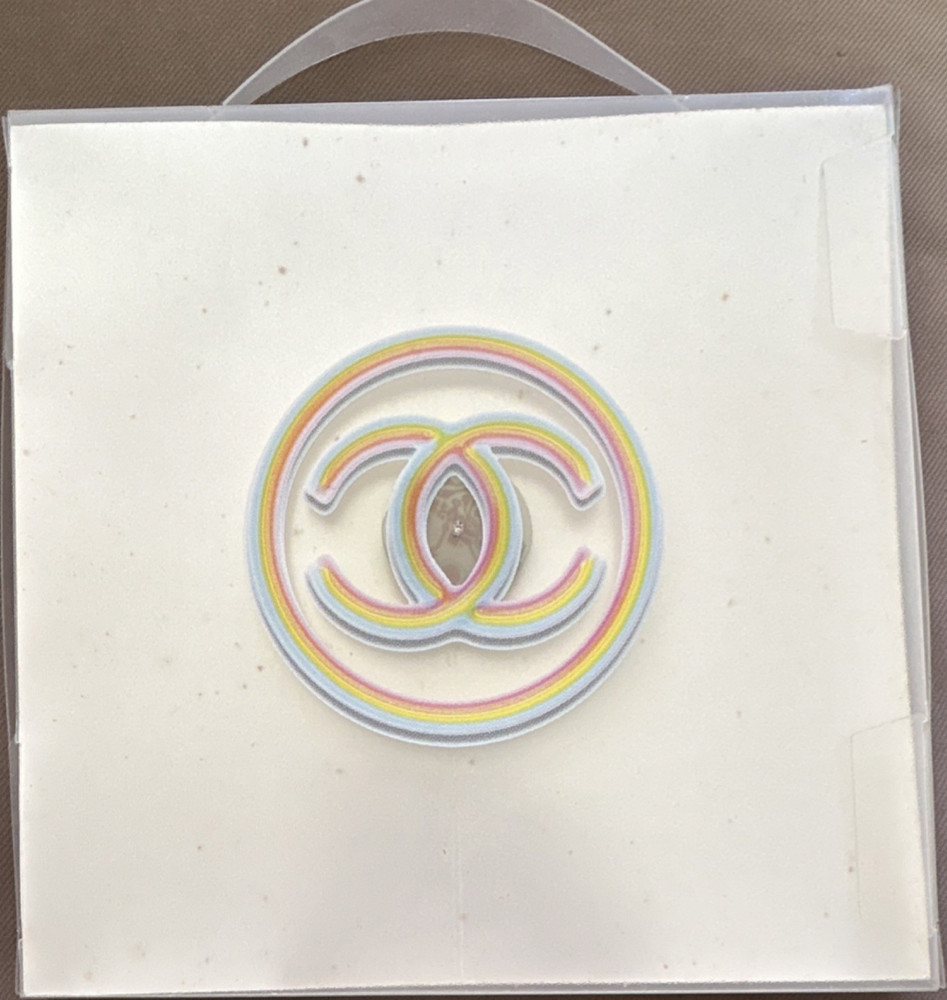 HARD TO FIND 25 y/o. Collector Press Packet. CHANEL Spring/Summer 2001