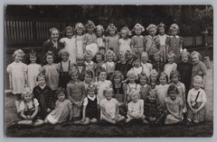 Girl Class Group Portrait Postwar 1949 – Vintage Photo 1940s