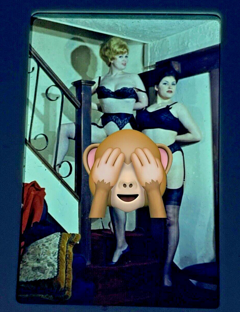 Slide Slide – Female Nude Nude and Art Photography Circa 1970 AK1