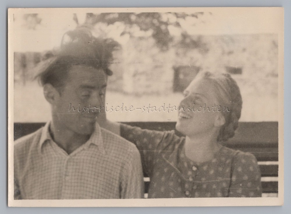 Beautiful Photograph of Young Woman and Young Man – Vintage Photo 1940s