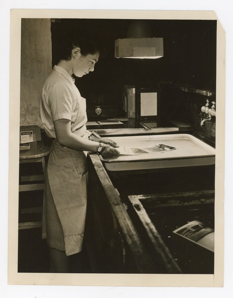 Ida Wyman Squeegee Girl Acme Darkroom Printer 1943 Female Press Photo