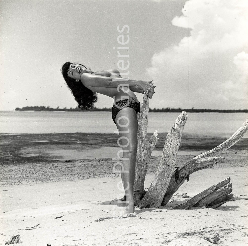 1954 BETTIE PAGE Original Female Nude BUNNY YEAGER Miami FL Key Biscayne Photo