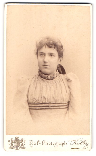 Photograph J. F. Kolby, Chemnitz, König-Str. 21, young lady in dress
