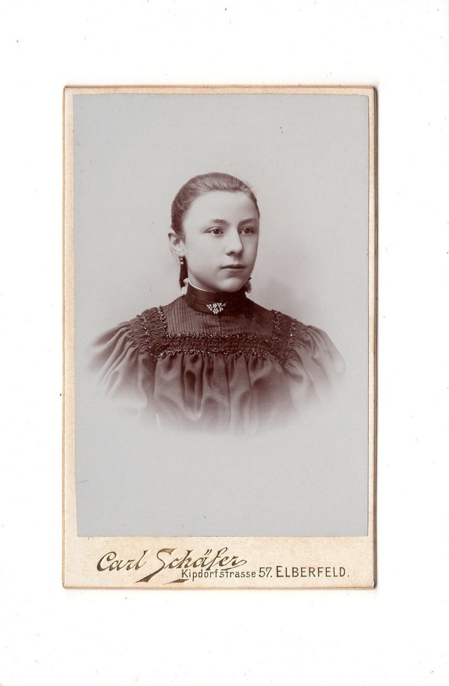 CDV Photo Lady Portrait / Woman – Elberfeld 1890s