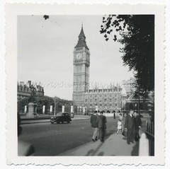London 1949 – Houses of Parliament – Car Passersby – Vintage Photo 1940s