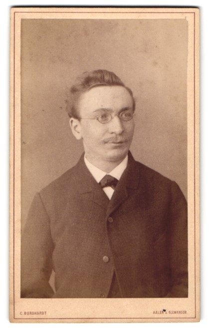Photograph C. Burghardt, Aalen, portrait of a man with glasses and suit