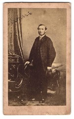 Photograph British & Foreign Copy Co., London, young man Harrie in suit with