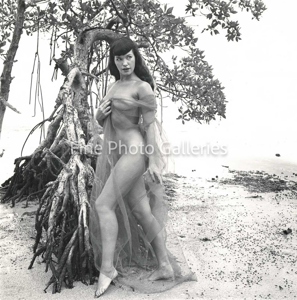 1954 BETTIE PAGE Original Female Nude BUNNY YEAGER Miami FL Key Biscayne Photo