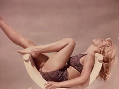 Vintage 1960s Pretty Young Sexy Woman Model In Swimsuit Color Photo – Cheesecake