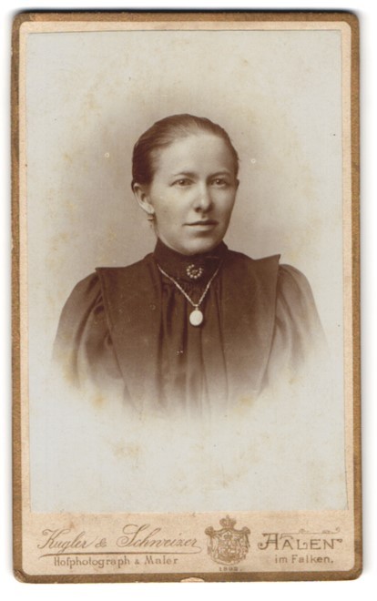 Photograph Kugler & Schweizer, eels, in falcon, portrait of a serious look