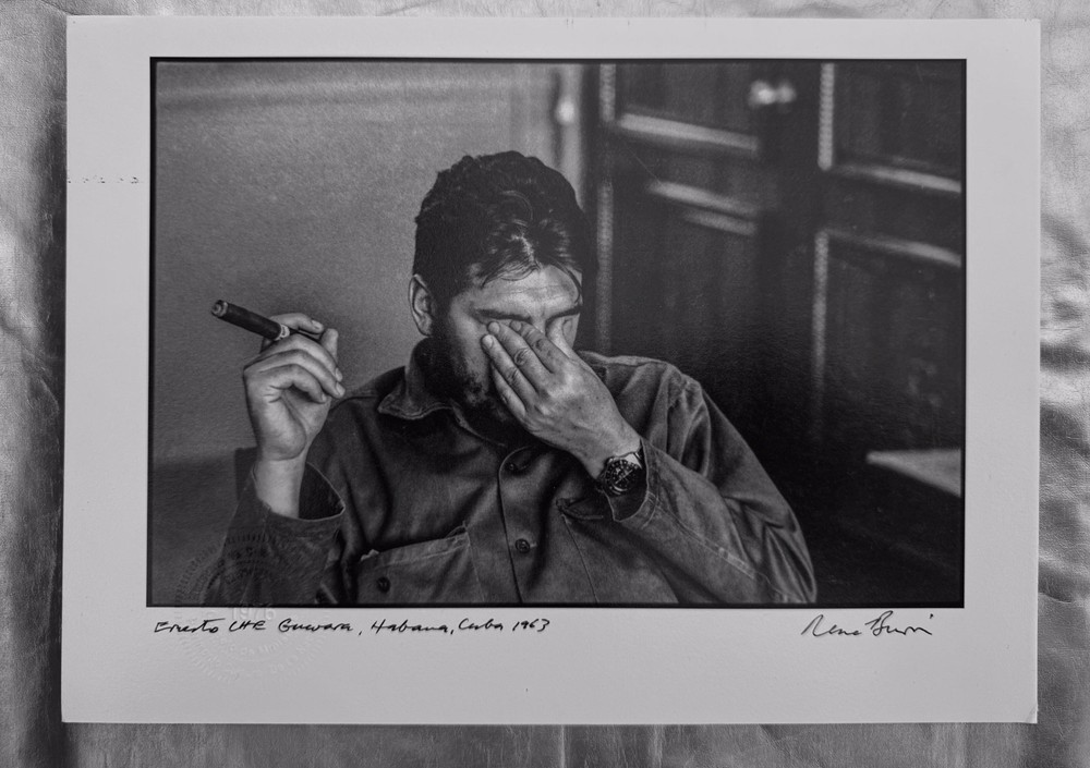 Photograph of Che Guevara by René Burri – Havana, Cuba 1963 – Iconic Image