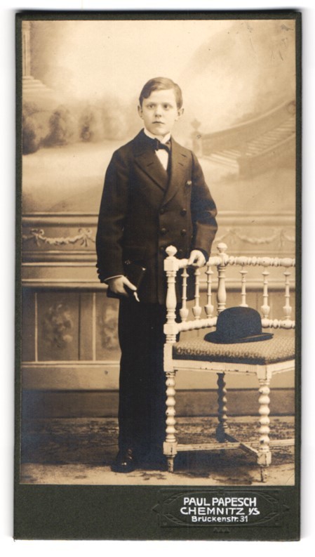 Photograph Paul Papesch, Chemnitz, Brückenstraße 31, boy in fine twine with