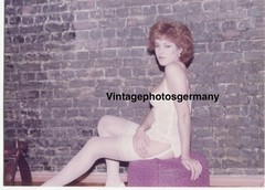 Z6875 Photo 1970s Artistic Nude Pretty Woman