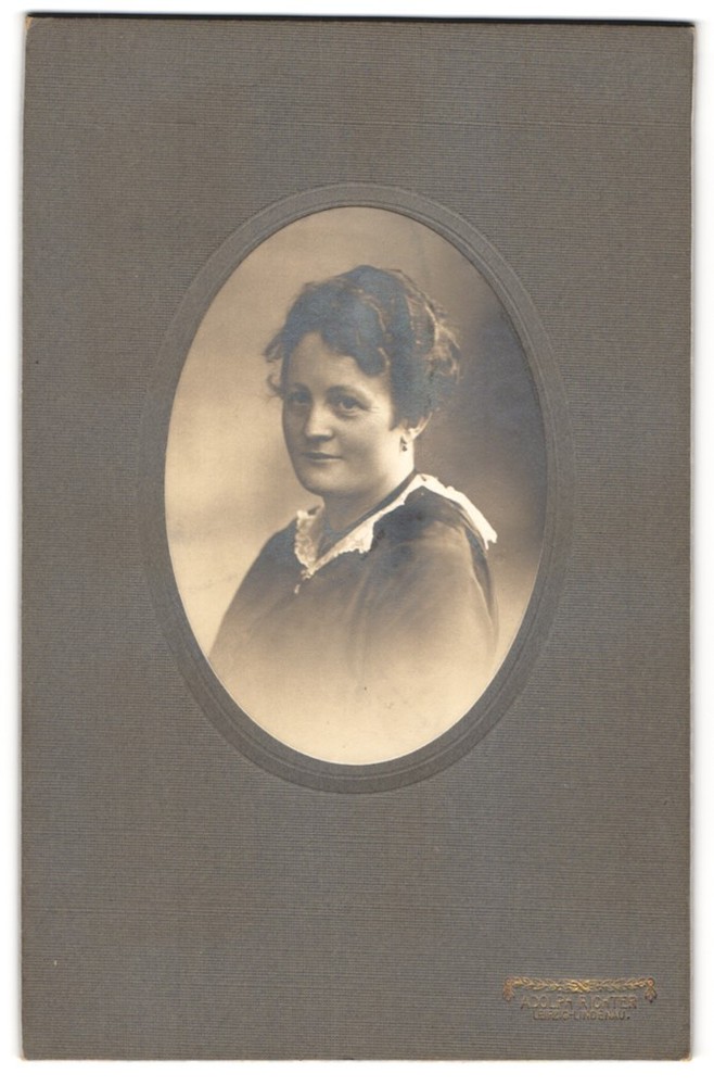 Photograph Adolph Richter, Leipzig-Lindenau, Merseburger Str. 61, portrait of a