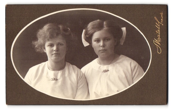Photography Atelier Matell, Malmö, Two Young Women in White Clothes