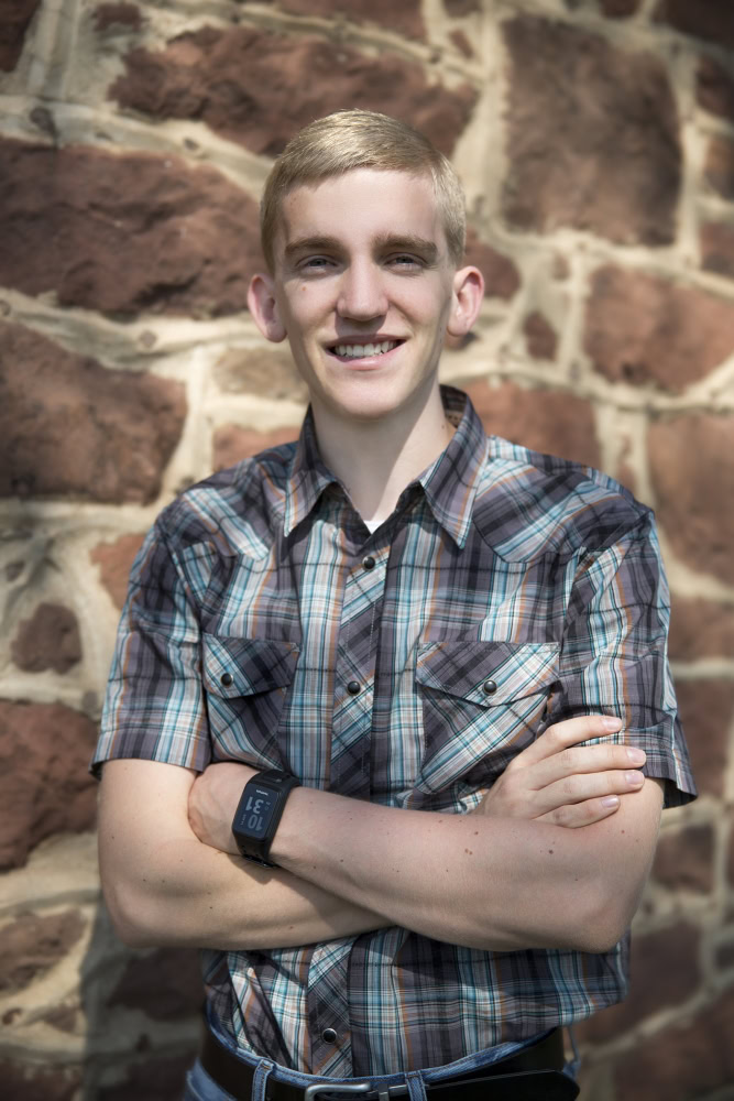 Ethan_Senior_Pictures_2017_MAK_9527_small